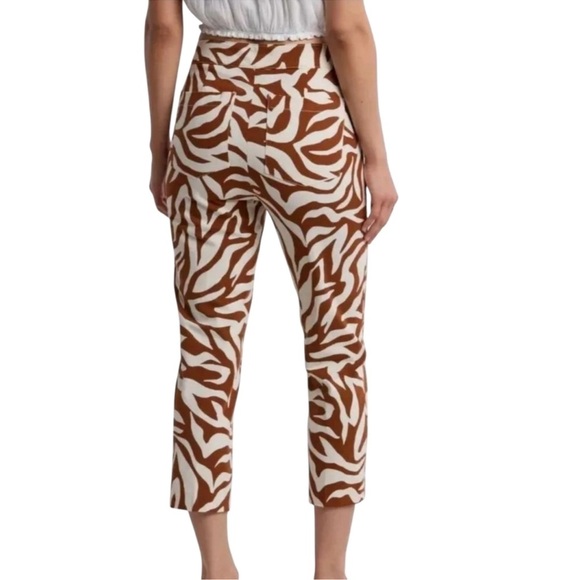 NWOT SPANX On The Go Printed Ankle Slim Straight Pants Clay Zebra Stripe - Picture 10 of 10